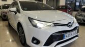 Toyota Avensis 2.0 150D Advance lateral